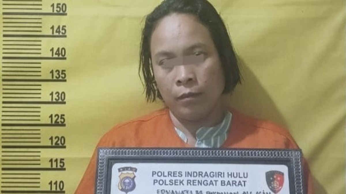 EN pelaku penganiayaan suami di Inhu hingga tewas dengan menggunakan Pisau Sadap Karet - foto doc ist