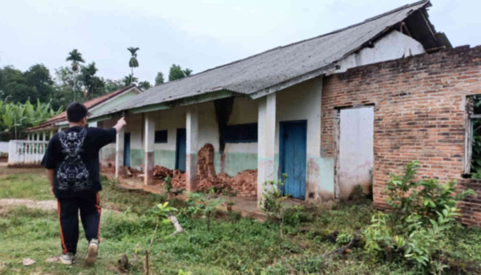 Bangunan Madrasah di Desa GSB Terancam Roboh, Bukti Tergerusnya Fondasi Pendidikan Karakter