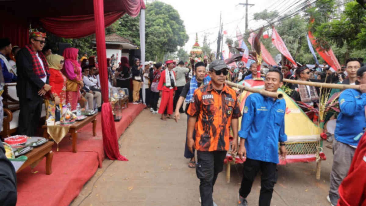 Festival Tradisi Adu Bedug dan Dondang khas Mustika Jaya di Kota Bekasi berlangsung meriah. Festival ini menjadi kalender budaya di Kota Patriot sebagai salah satu cara mempertahankan budaya