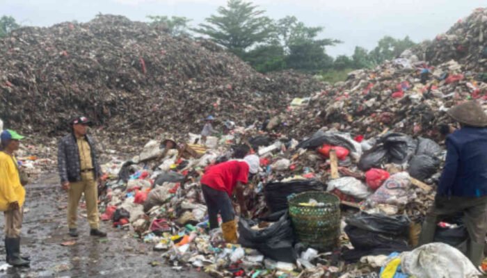 Temuan Limbah Medis di TPA Sumur Batu Berasal dari Layanan Bekasi Selatan