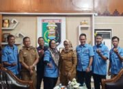 Sentil Diskomdigi, Bupati Ela: Buatlah Anggaran yang Waras untuk Media