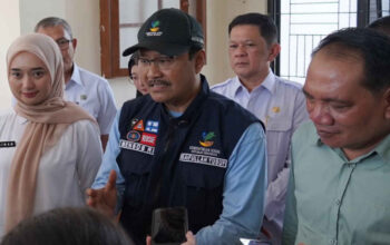 Menteri Sosial Republik Indonesia, Saifullah Yusuf, bersama Wakil Gubernur Lampung, Jihan Nurlela, berkesempatan mengunjungi rumah calon siswa Sekolah Rakyat, Senin (12/05/2025).- foto doc ist