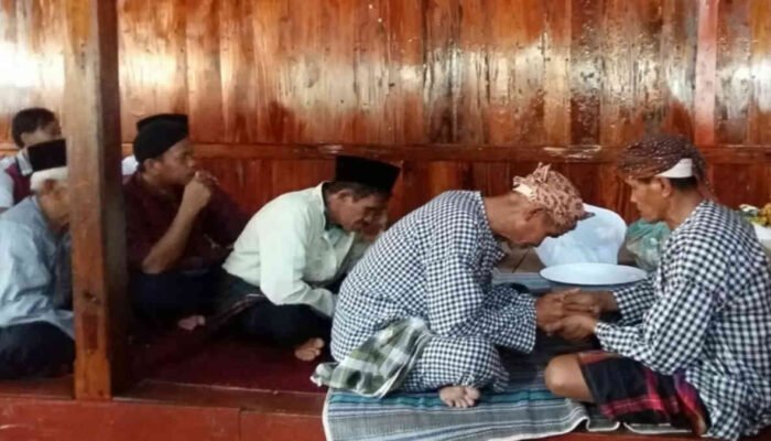 Mengenal “Ngelancong” Budaya Kampung Kranggan Saat Peringatan Mauludan