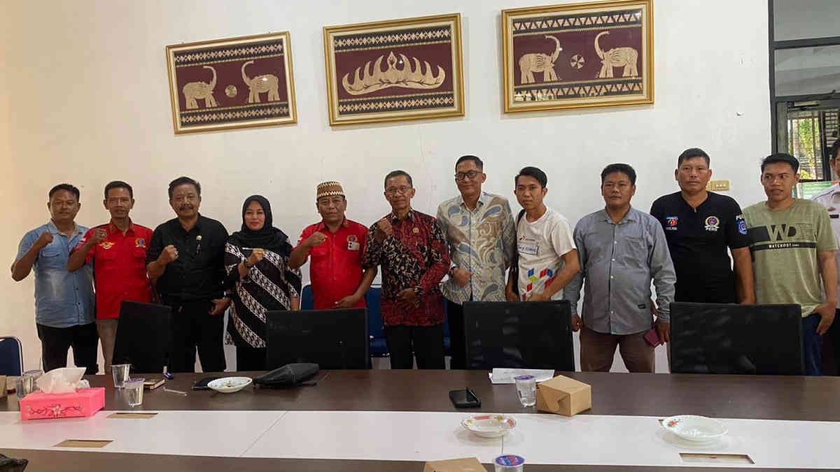Wujudkan sinergitas DPC PWDPI audiensi bersama Ketua DPRD Lamtim menuju daerah Bumei Tuwah Bepadan Makmur, Kamis 8 Mei 2025 - foto doc wawai