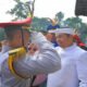 Foto: Suasana haru pun menyeruak ketika sejumlah siswa bela negara bertemu orangtua dan keluarga setelah kurang lebih 18 hari digembleng di barak militer.