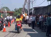 CIptakan kenyamanan, kawasan stasiun kereta api Indonesia (KAI) Bekasi, dilakukan penertiban dengan melibatkan lintas instansi, Senin 5 Mei 2025 - foto Rocky