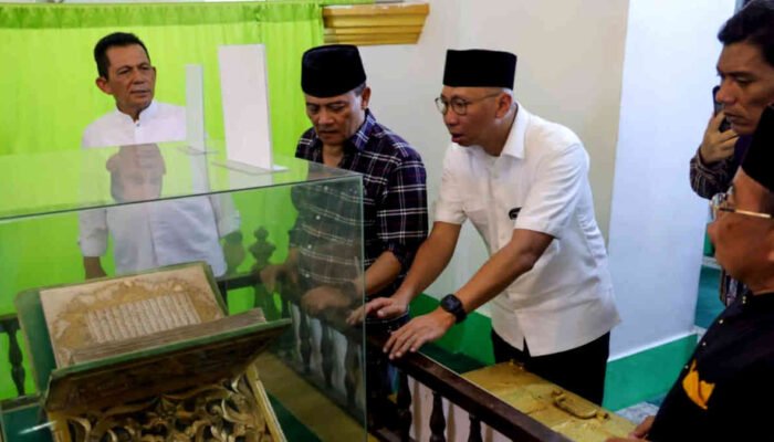 Gubernur Mirza Napak Tilas Peradaban Melayu, Pusat Lahirnya Bahasa Indonesia di Pulau Penyengat