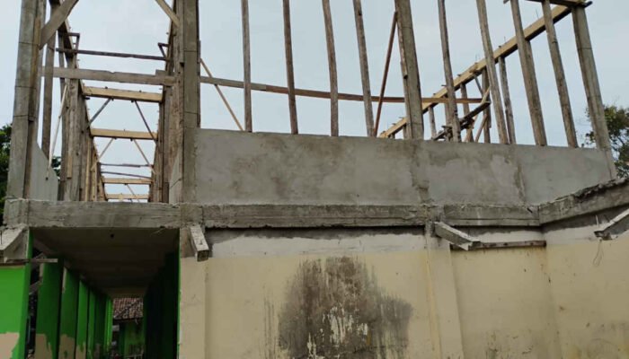 “Iuran di Balik Tembok Sekolah, Ketika Janji Bebas Pungutan Tercoreng oleh Kenyataan”