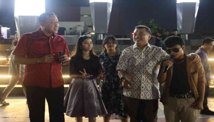 Plaza Patriot Kini Jadi Tempat Nongkrong Hits, Ada Musik, Olahraga, dan Aksi Seru dari Skaters!