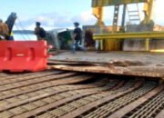 Ramp Door Rusak, Harapan Terperosok di Pelabuhan Roro Jagoh