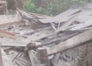 Puting Beliung Hantam Tanjung Jaya, Rumah Petani Ambruk Kerugian Capai Rp80 Juta