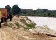 Way Seputih Dikeruk Terang-terangan, DLH Provinsi Mengarahkan Lapor ke Lamteng