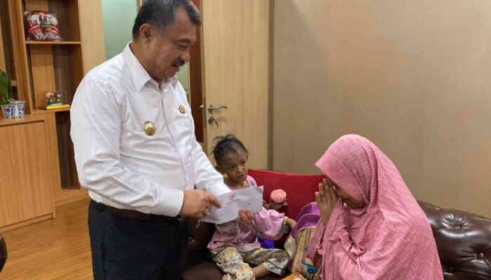 Tangis Seorang Ibu di Hadapan Wawali Bekasi: “Tolong Anak Saya, Pak…”