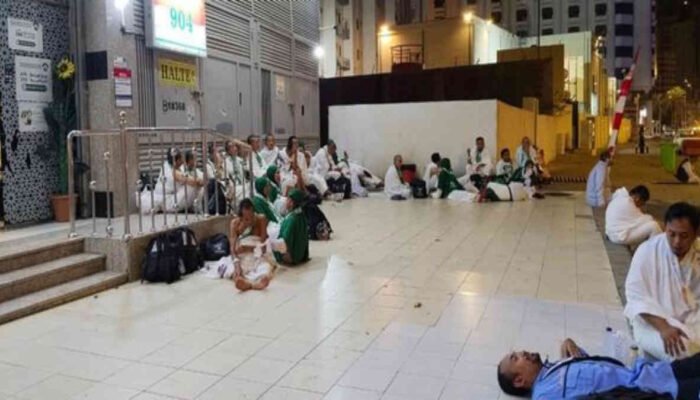 “Menanti di Lantai, Berjuang di Arafah: Kisah Jemaah Haji Indonesia yang Terlantar Jelang Wukuf”