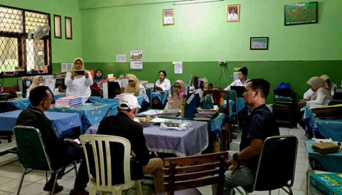 Gawat, Operator SDN Jaticempaka 1 Diduga Dapat Jatah Sertifikasi Rp150 Ribu Perguru