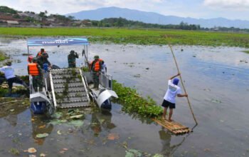 KDM Semprot Situ Bagendit, Jalan Rusak Rumput Ngamuk Dagangan Kurang Gaya!