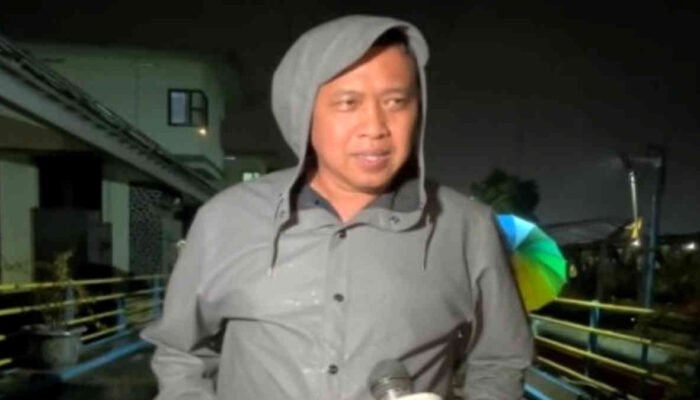 Cegah Banjir Kiriman dari Bogor, Wali Kota Bekasi Turun ke Pintu Air Prisdo