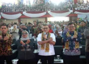 Menteri Perlindungan Pekerja Migran Indonesia (P2MI), Abdul Kadir Karding, secara resmi melaunching 20 Desa Migran Emas di GOR Bumi Tuah Bepadan, Lampung Timur, Kamis, (31 Juli 2025).