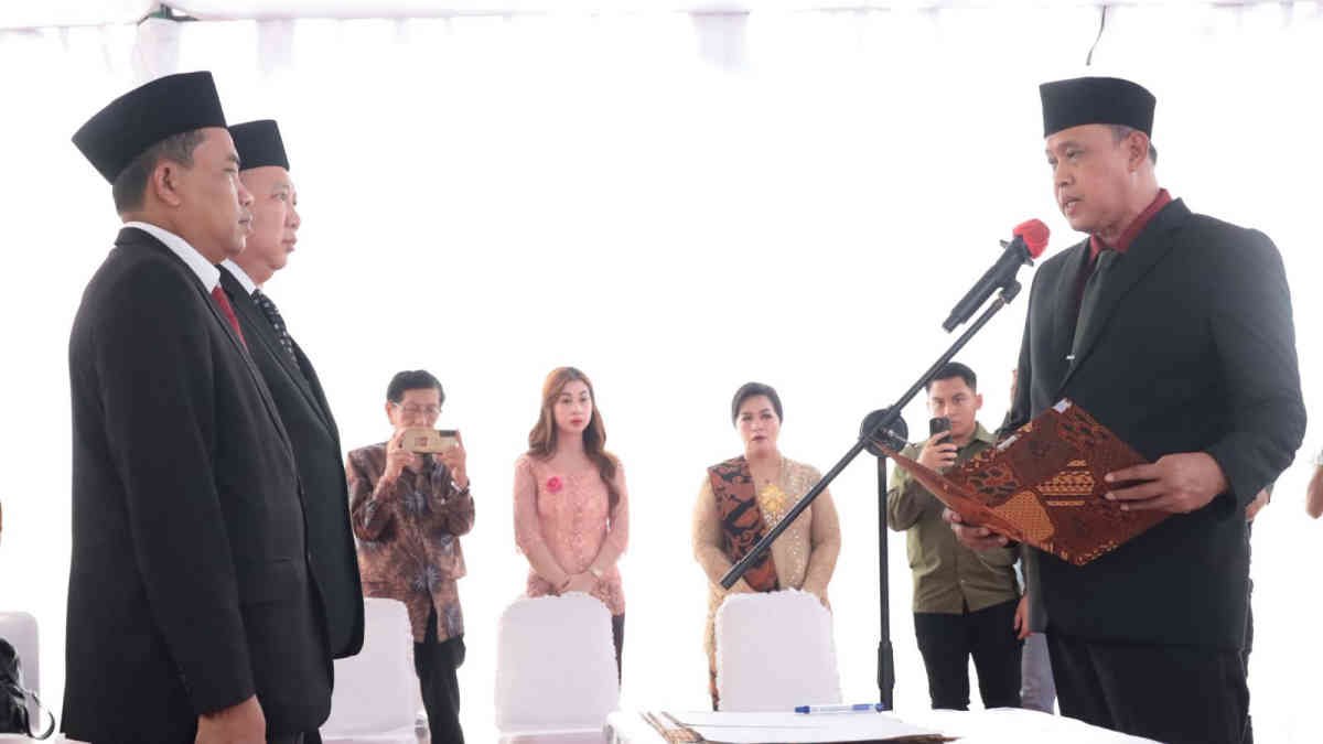 Wali Kota Bekasi, Tri Adhianto, secara resmi melantik dua Direktur Utama baru BUMD, masing-masing untuk PT Mitra Patriot dan PT Sinergi Patriot, Selasa (15/7/2025).