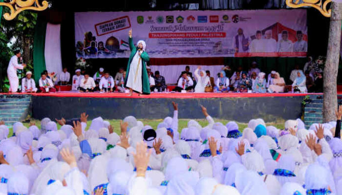 Ribuan Warga Tanjungpinang, Doa Kemanusiaan, dan Sindiran Halus untuk Dunia yang Bungkam