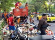 Truk DLH Bekasi Terguling, As Roda Patah: Servis Berkala atau Berkala Diservis?