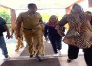 Viral! Wali Kota Bekasi Digeruduk Emak-Emak, Malah Dipuji Netizen