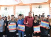 Wali Kota Tri Adhianto Salurkan Langsung BLT DBHCHT: Bukti Negara Hadir untuk Rakyat