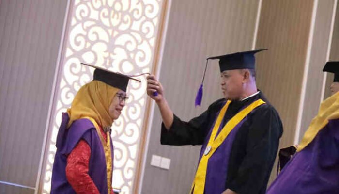 Wali Kota Bekasi Hadiri Wisuda Sekolah Lansia 2025: Bukti Bahwa Semangat Belajar Tak Bisa Disunat Usia