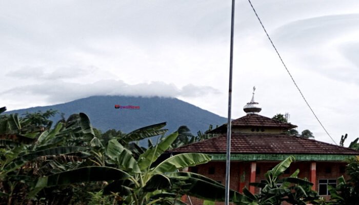 Menjelajah Puncak Lampung, 5 Gunung Favorit Pendaki dengan Panorama Menakjubkan