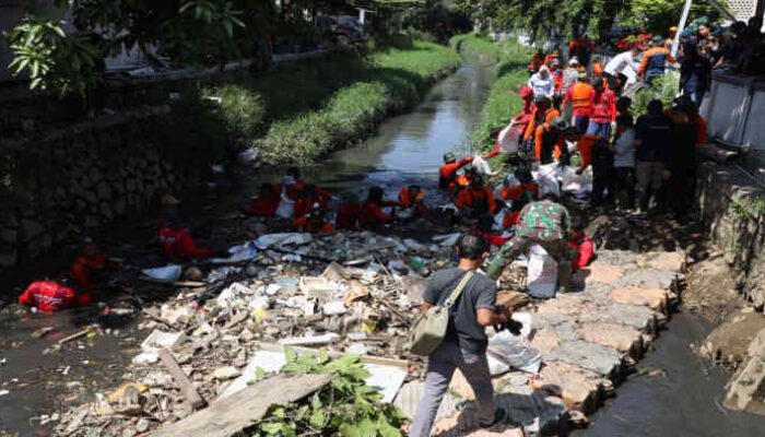 Pandawara dan Wali Kota Bekasi, Tri Adhianto Turun Tangan: Kali Kapuk Bukan Tempat Sampah Massal