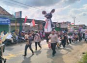 Pawai Budaya Pugung Raharjo: Peserta Menyusut, Penonton Meluap, Bendera Nyeleneh Ikut Berkibar