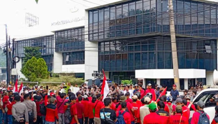 Buruh PTPN I Lampung Teriakkan Tiga Tuntutan: “Kami Bukan Mesin Panen yang Bisa Dicabut Colokannya!”