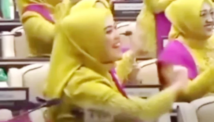 Giliran Anggota DPR RI asal Lampung jadi Sorotan saat Joget di Sidang MPR