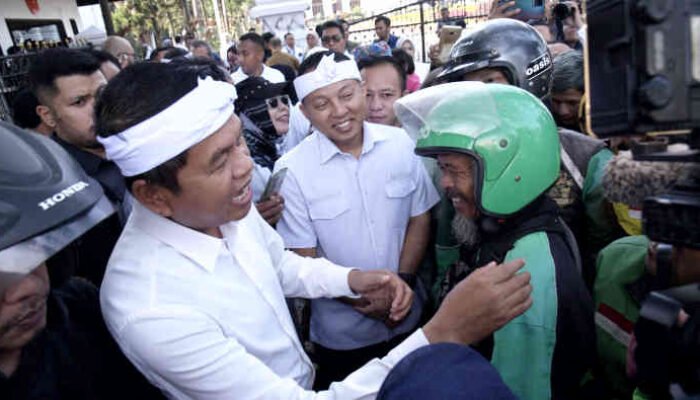 Pekerja Informal Jabar Akhirnya Dapat Jaminan Ketenagakerjaan, KDM: Kalau Kepala Daerah Nolak, Rakyat Tanya Bupatinya!