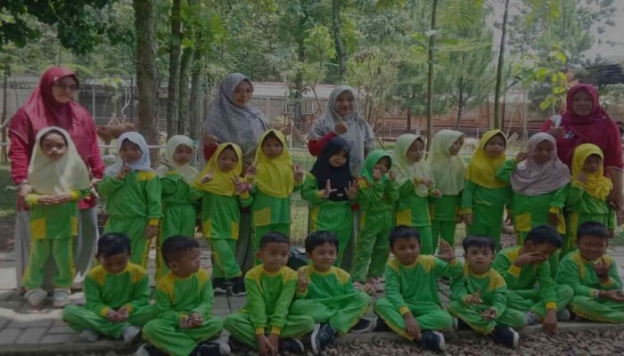TK Islam Al Fath Bekasi Tanamkan Empati Lewat Outing Class di Taman Sari Forest