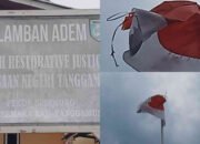 Bendera Lusuh di Depan Rumah Restorative Justice: Saat Keadilan di Tanggamus Berkibar Setengah Tiang