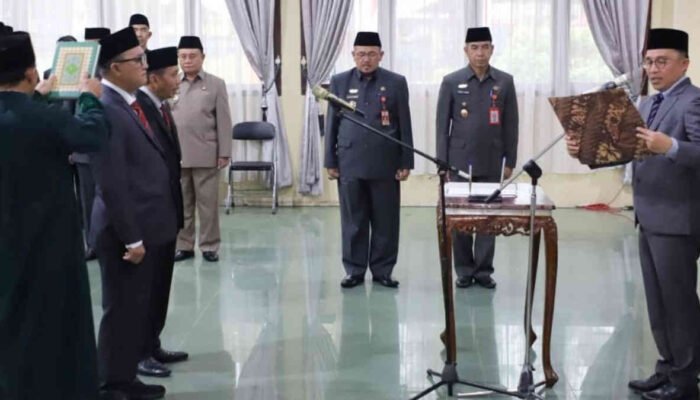 Bupati Lampung Barat Lantik Dua Pejabat Baru: Siap Bikin Terobosan atau Cuma Bikin Seremonial?