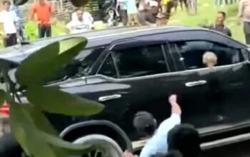 Mobil Kapolres Diserbu Massa, Operasi PETI Jadi PETAKA, Sungai Kuantan Hampir Nangis