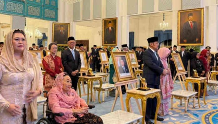 Presiden Soeharto: Pahlawan Nasional dan Aktivis ’98
