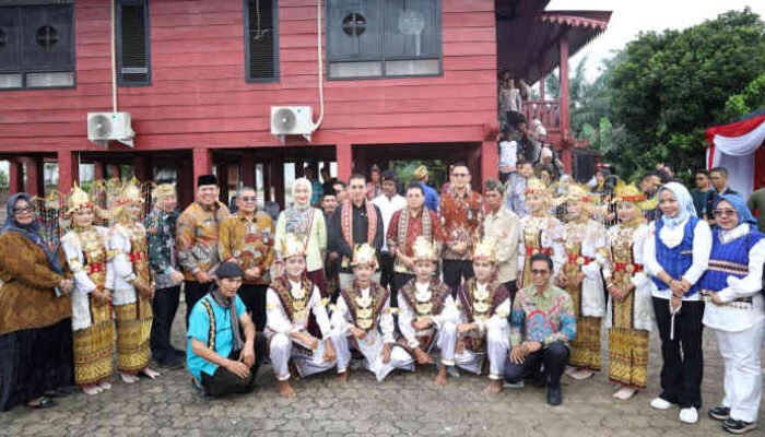 Jejak Leluhur Disapa Negara: Fadli Zon Resmikan Gedung Koleksi Museum Taman Purbakala Pugung Raharjo