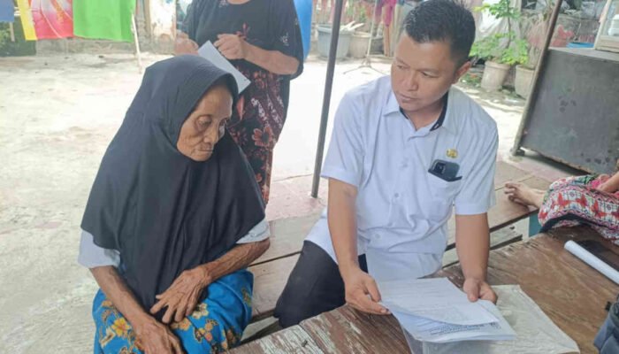 Data Tak Bergerak, Kisah Ibu Maryati yang Luput dari Bansos dan Gerak Cepat Dinsos Bekasi