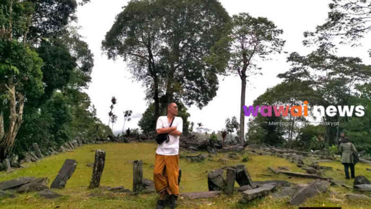 Gunung Padang dan Sejarah yang Tak Nyaman