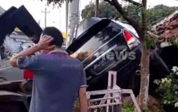 Kecelakaan Maut Dini Hari di Langkapura, Mobil Anggota Polisi Tabrak Gardu Listrik, Satu Tewas