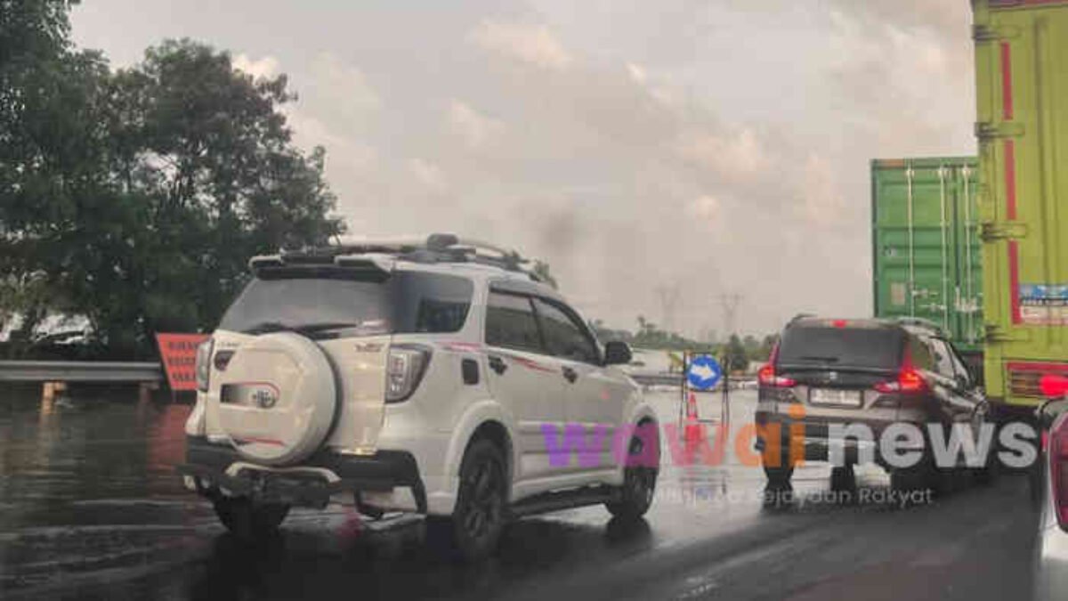 Tol Tangerang–Merak Lumpuh, KM 50 Jadi Sungai Dadakan Menuju Merak