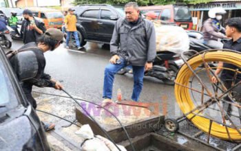 Wali Kota Bekasi Ngamuk! Galian Kabel Optik Ilegal di Kaliabang Dihentikan, Camat dan Lurah Disemprot