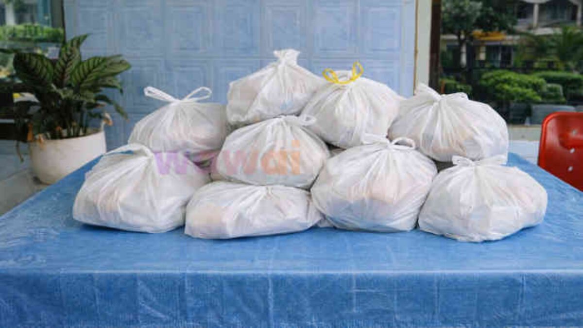 MBG Dirapel Tiga Hari di Sekampung Udik, Balita Dapat Ayam “Lintas Tanggal” dalam Kantong Plastik