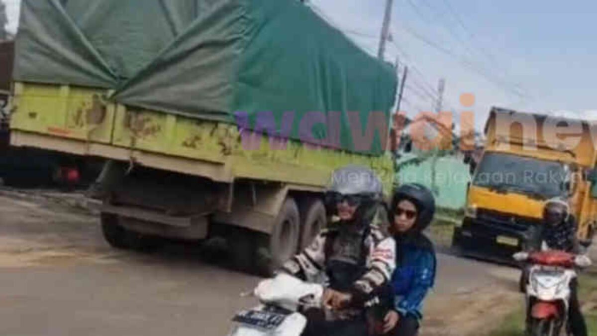 Jalan Desa Taman Bogo Dihajar Truk ‘Monster’ 8 Ton, Warga Turun Tangan Usir ODOL