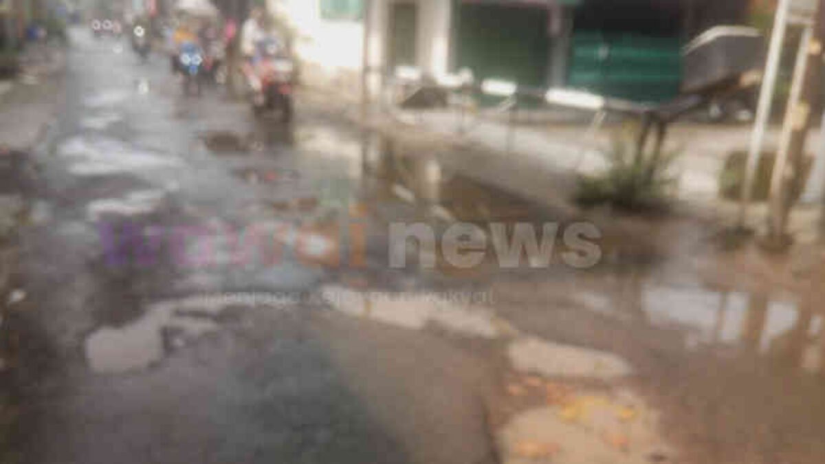 Jalan Rusak di Aren Jaya Bekasi Timur Jadi “Kubangan Ujian” Warga Keluhkan Bahaya, Perbaikan Tak Kunjung Merata