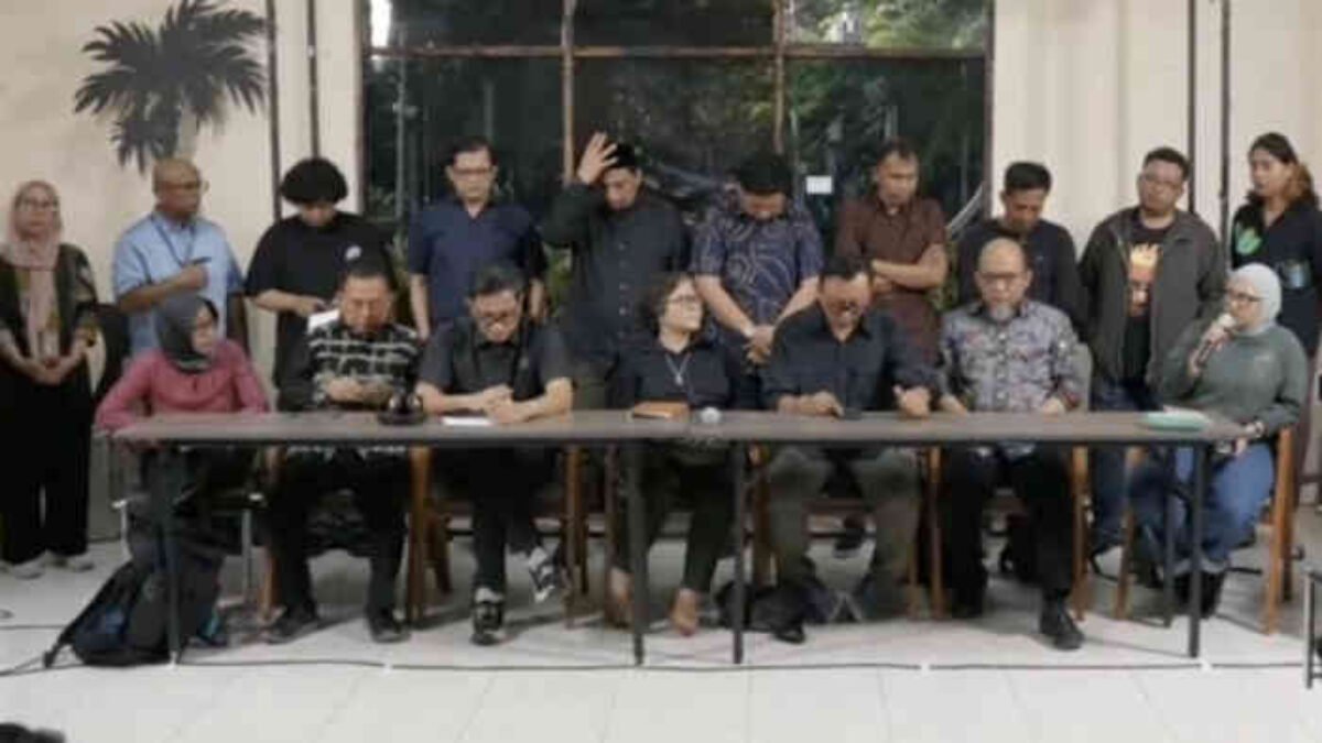 “Air Keras, Hukum Lunak? Skandal Serangan ke Aktivis HAM Uji Nyali Negara dan Transparansi TNI”