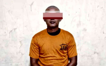 Apes! Aksi Pria Mesum Intip Tetangga Mandi Terbongkar